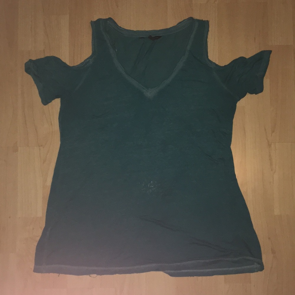 Open shoulder shirt